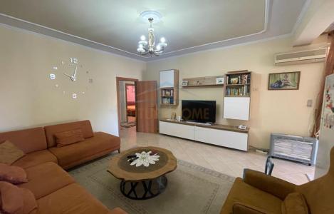 Apartamento 3+1+2